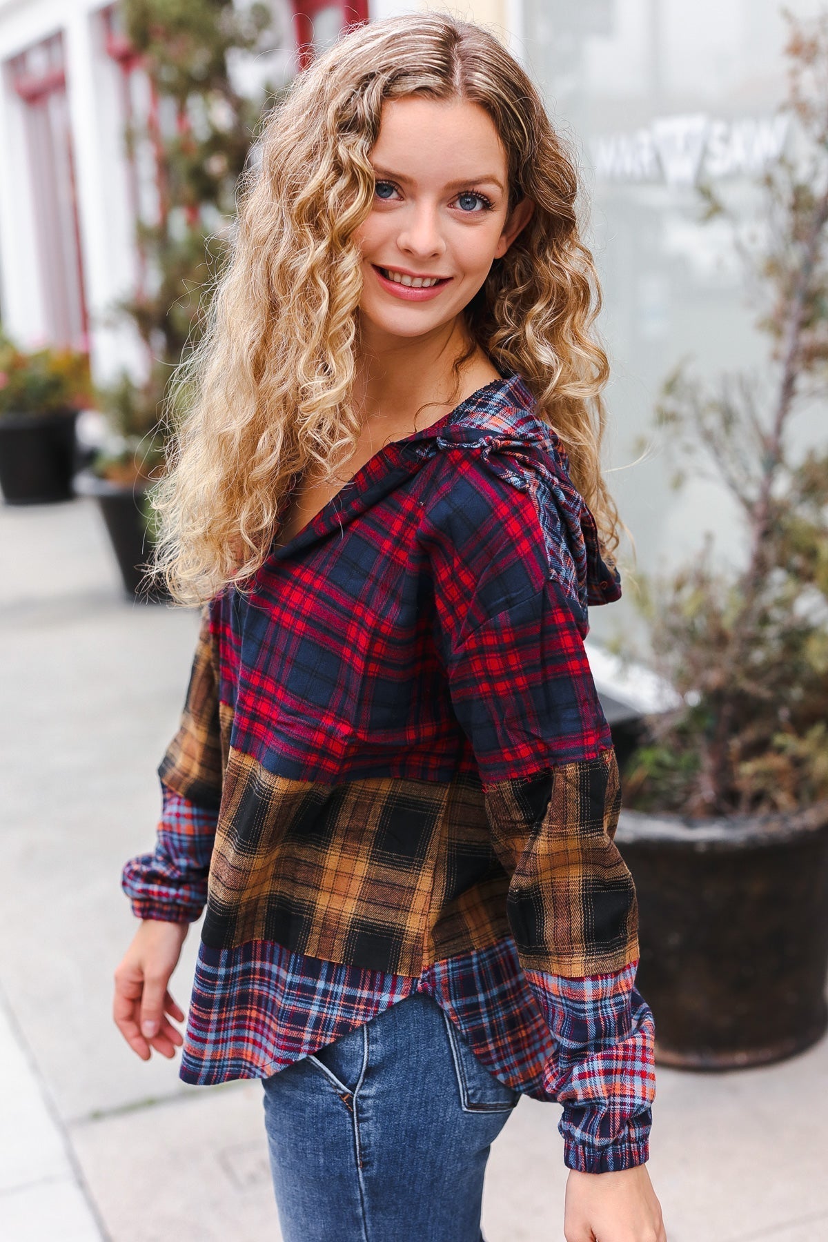 Brígida | Holiday-ready red and mustard check flannel hoodie with a notched neckline