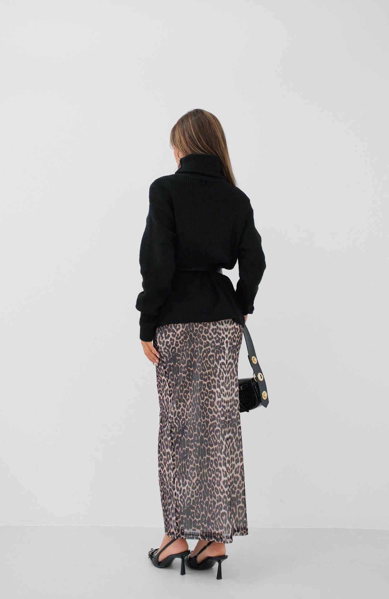 Aurelia® | Oversized women's turtleneck tunic in black