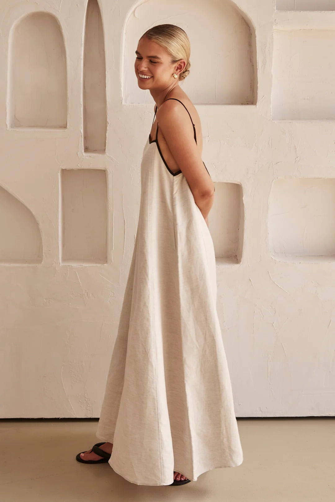 Charity® | Long contrasting linen dress