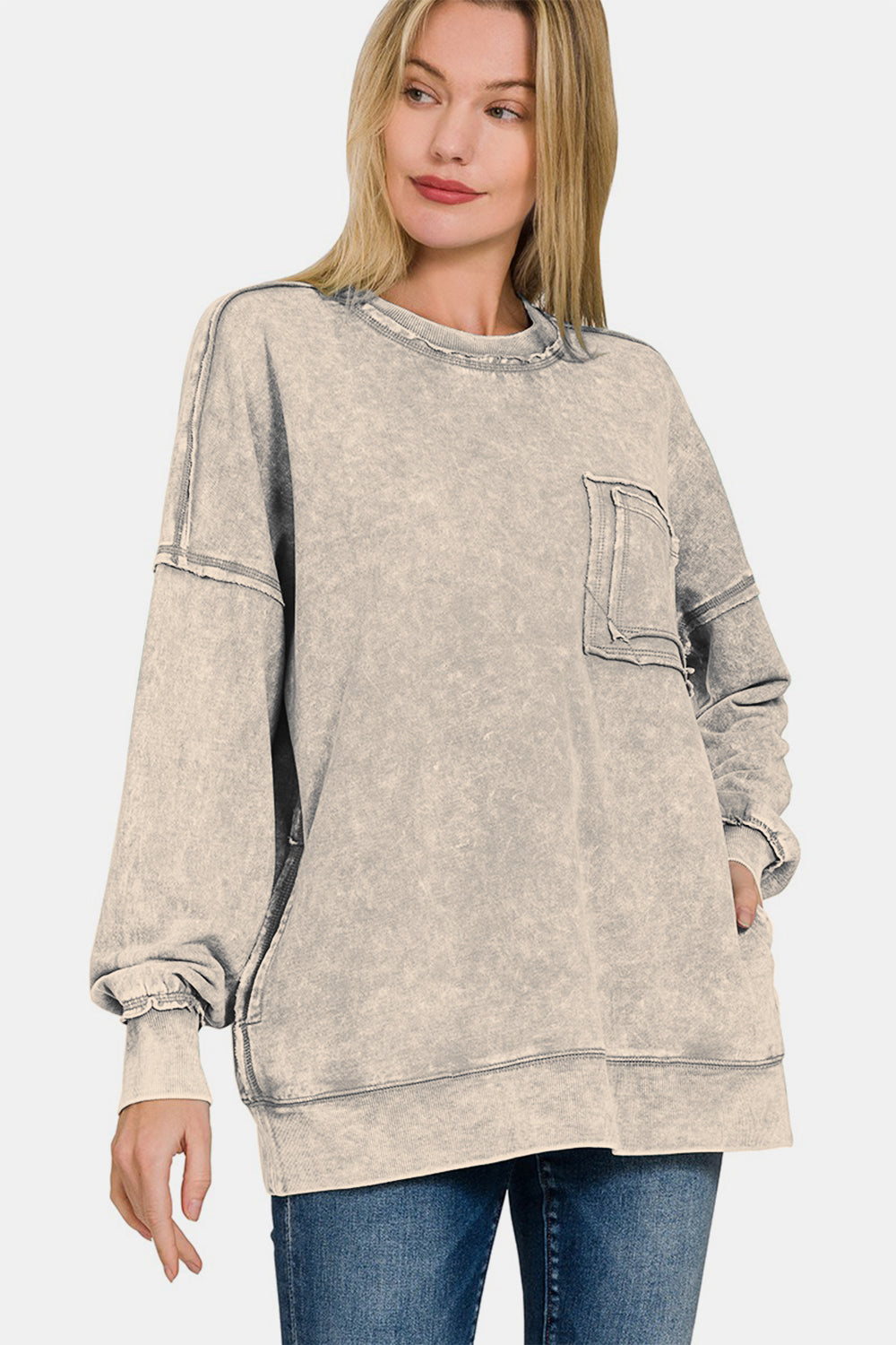 Cecilia® | Sweatshirt with an exposed seam and a crew neck and dropped shoulders