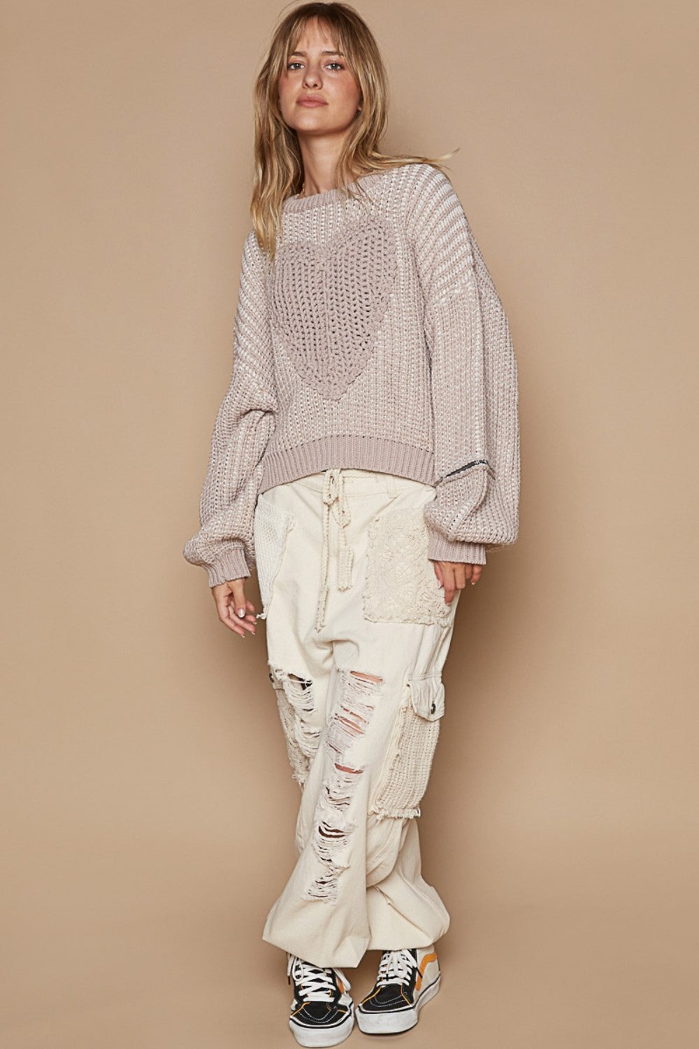 Camila® | Round neck sweater with heart patch and zip and pointed sleeves