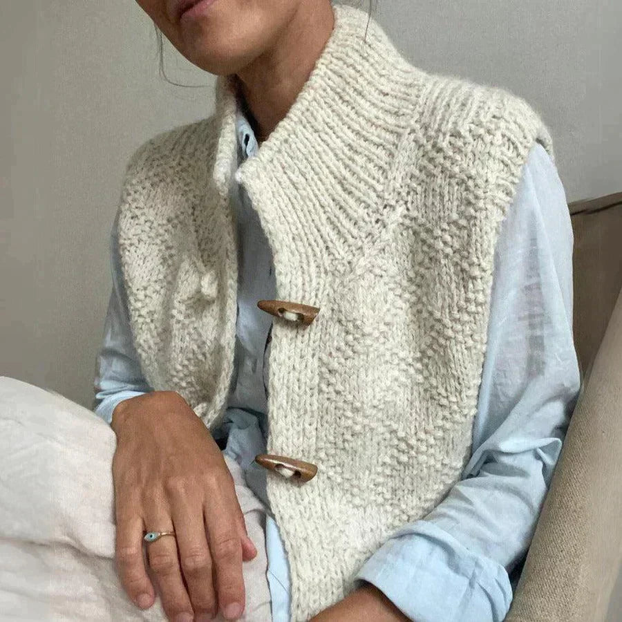 Basilisa | Simple sleeveless cardigan