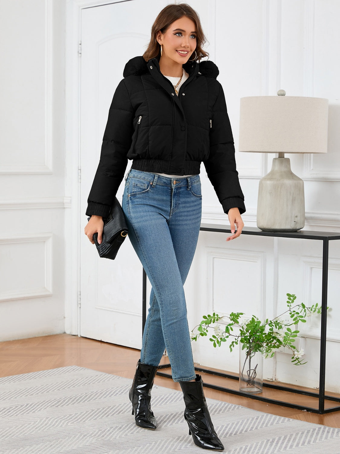 Eleonora® | Long-sleeved, cropped winter coat with hood and pockets
