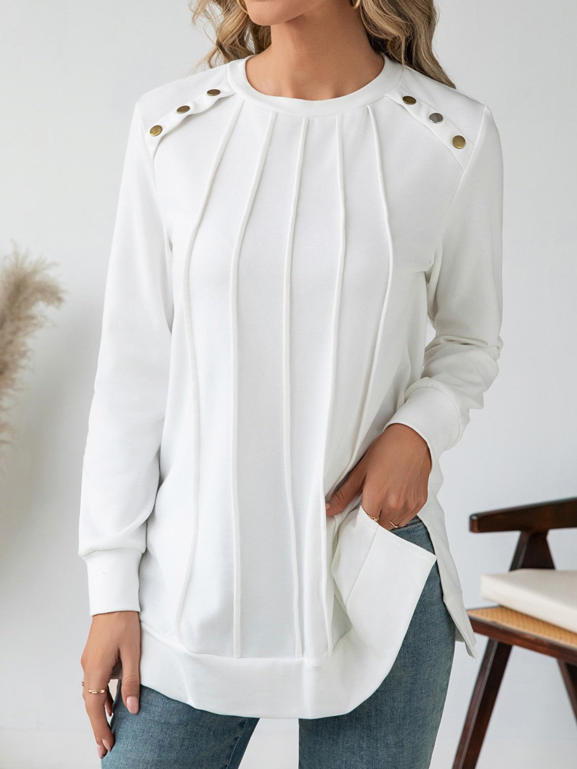 Andrea® | Long-sleeved blouse with a side slit and a round neckline