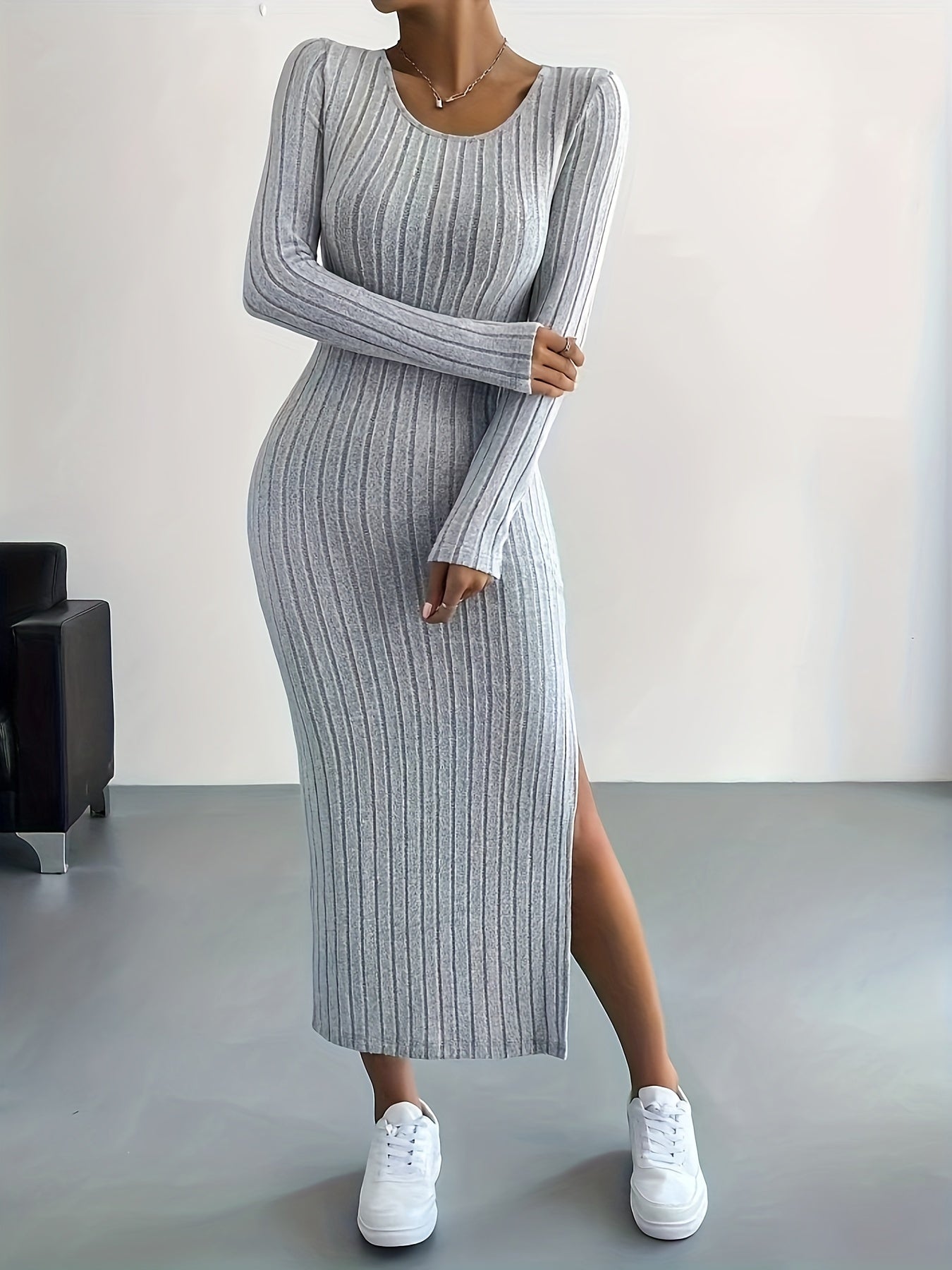 Amelia® | Elegant rib-knit midi dress with a high slit