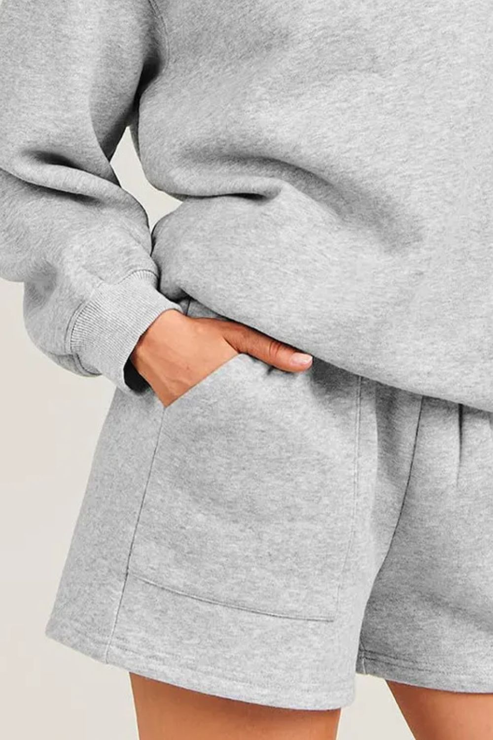 Beata® | Crew neck sweatshirt and shorts set with dropped shoulders