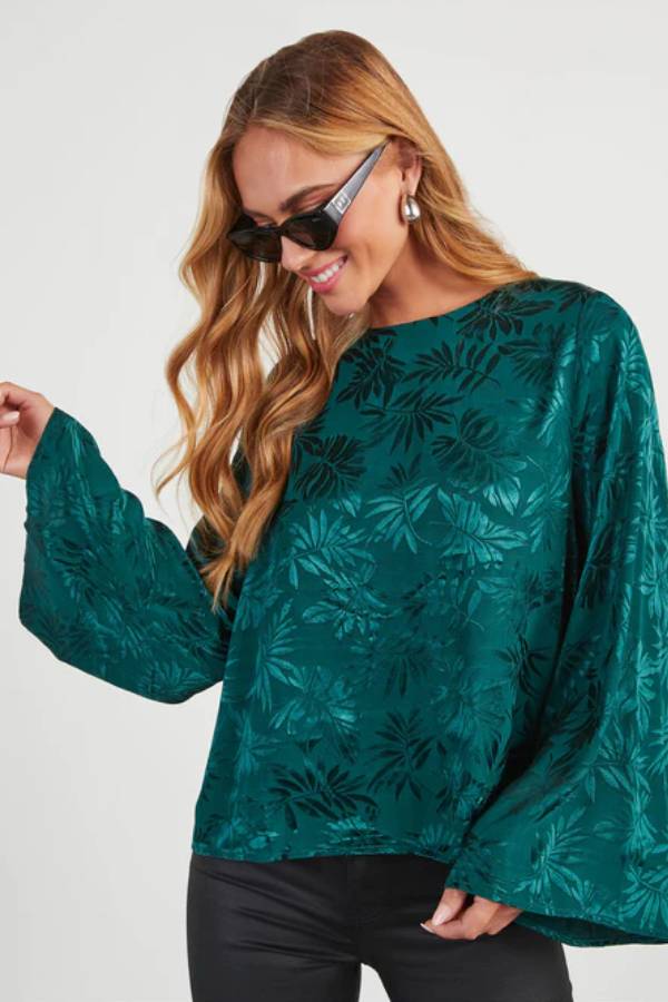 Eliana® | Embossed top with wide sleeves