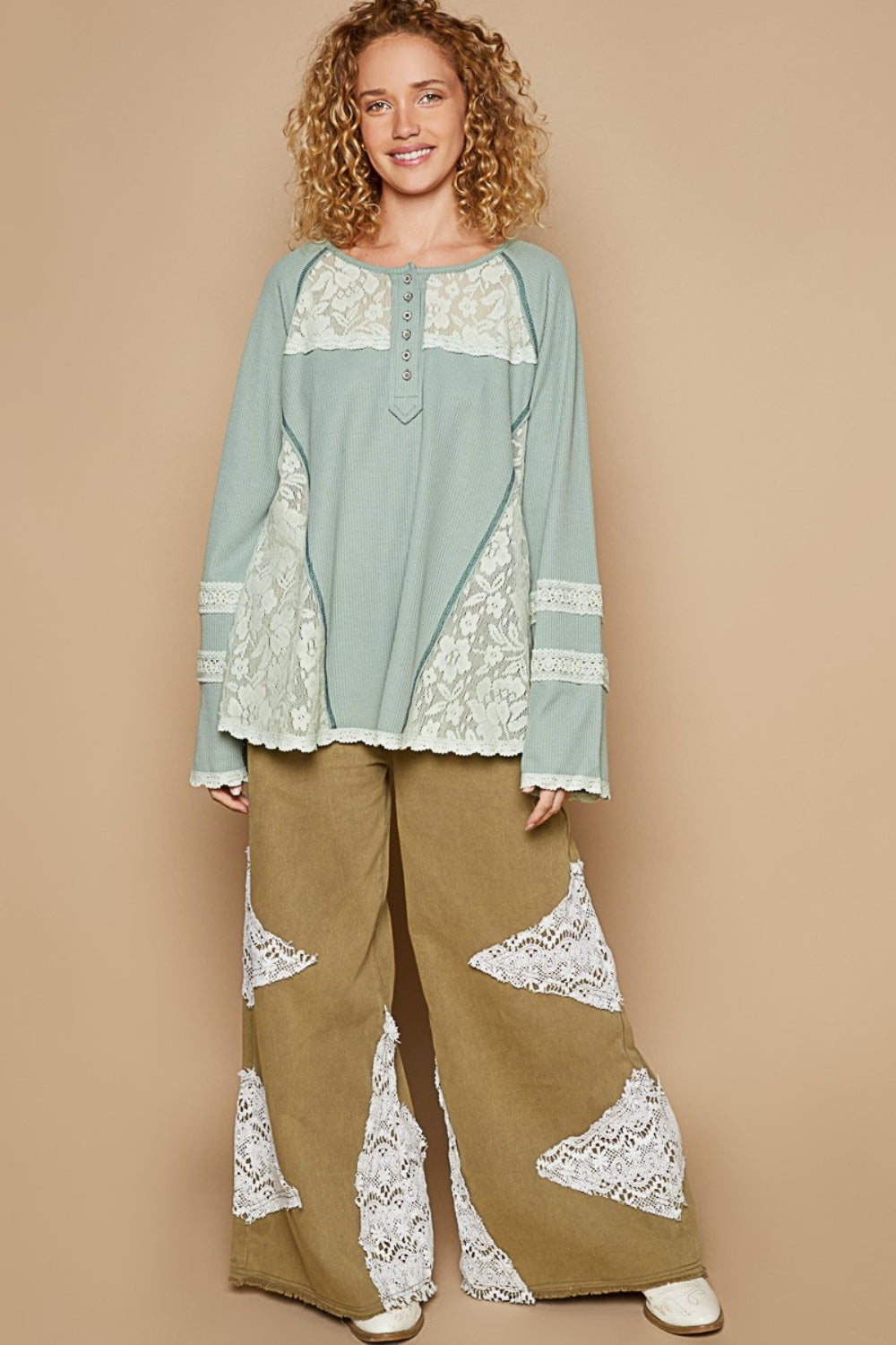 Diana® | Long sleeve thermal top with crew neck and lace trim