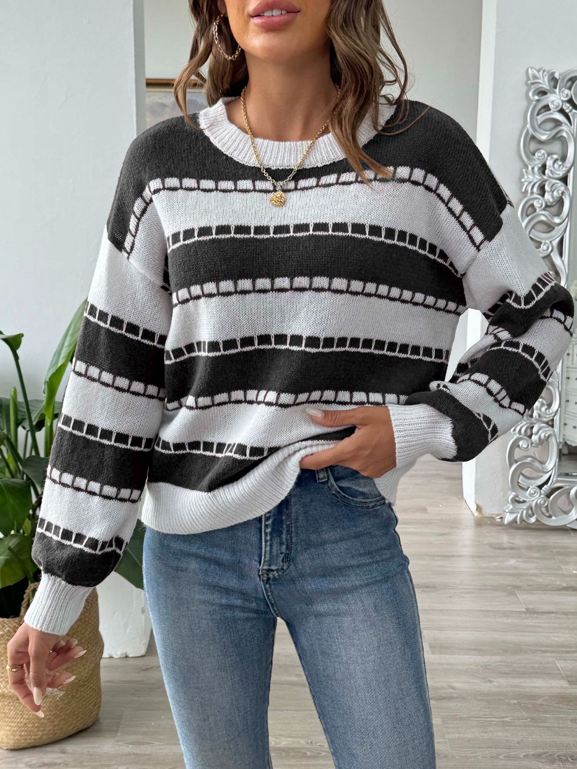 Dagny® | Striped long-sleeved sweater with a crew neck
