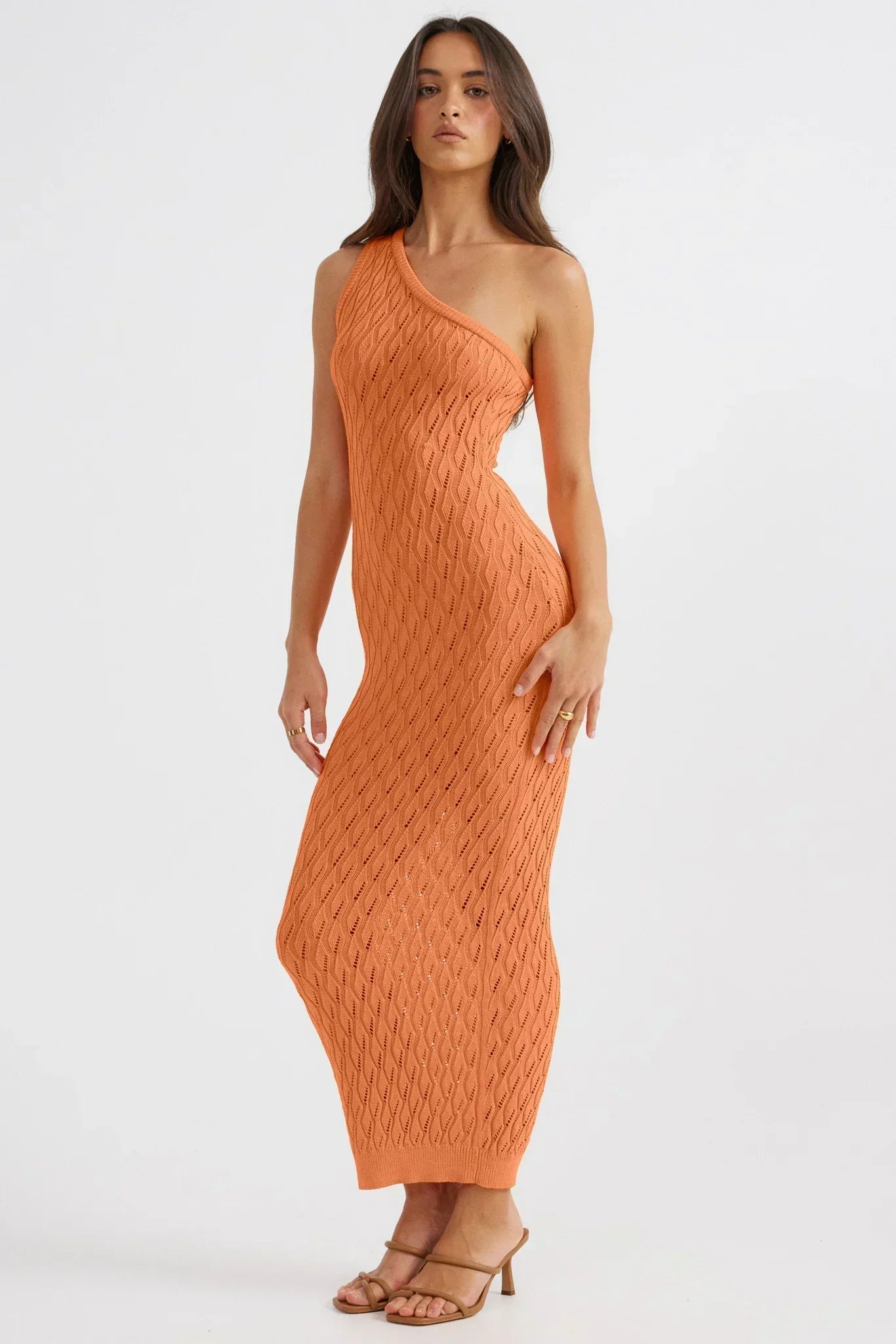 Ariadna® | Long knitted dress with one shoulder and hollowed out neckline.
