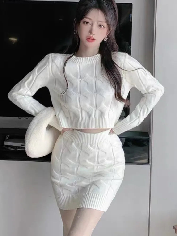 Brooklyn® | Elegant 2-piece set consisting of a knitted sweater and skirt
