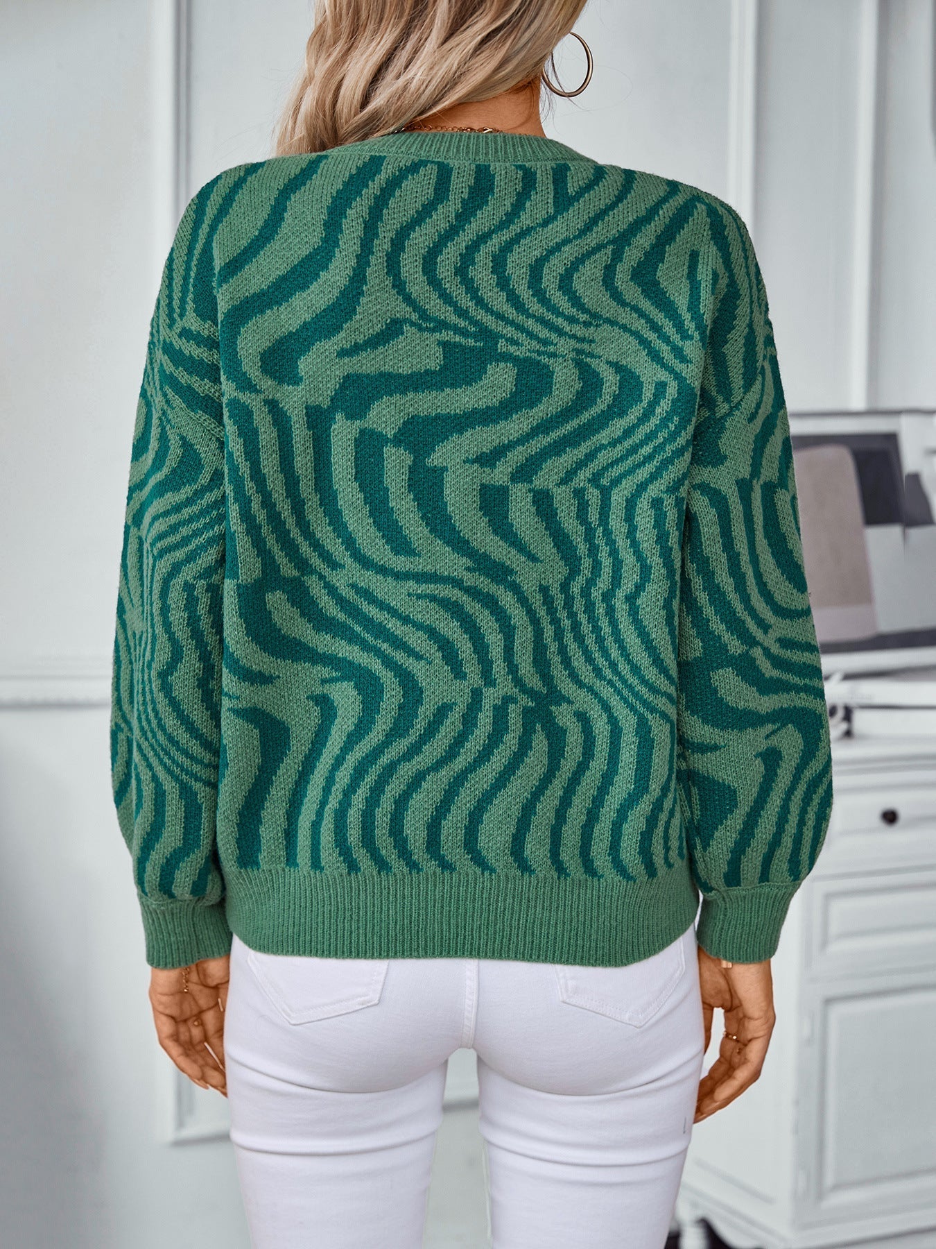 Dorotea | Jumper with a wave pattern and a crew neck