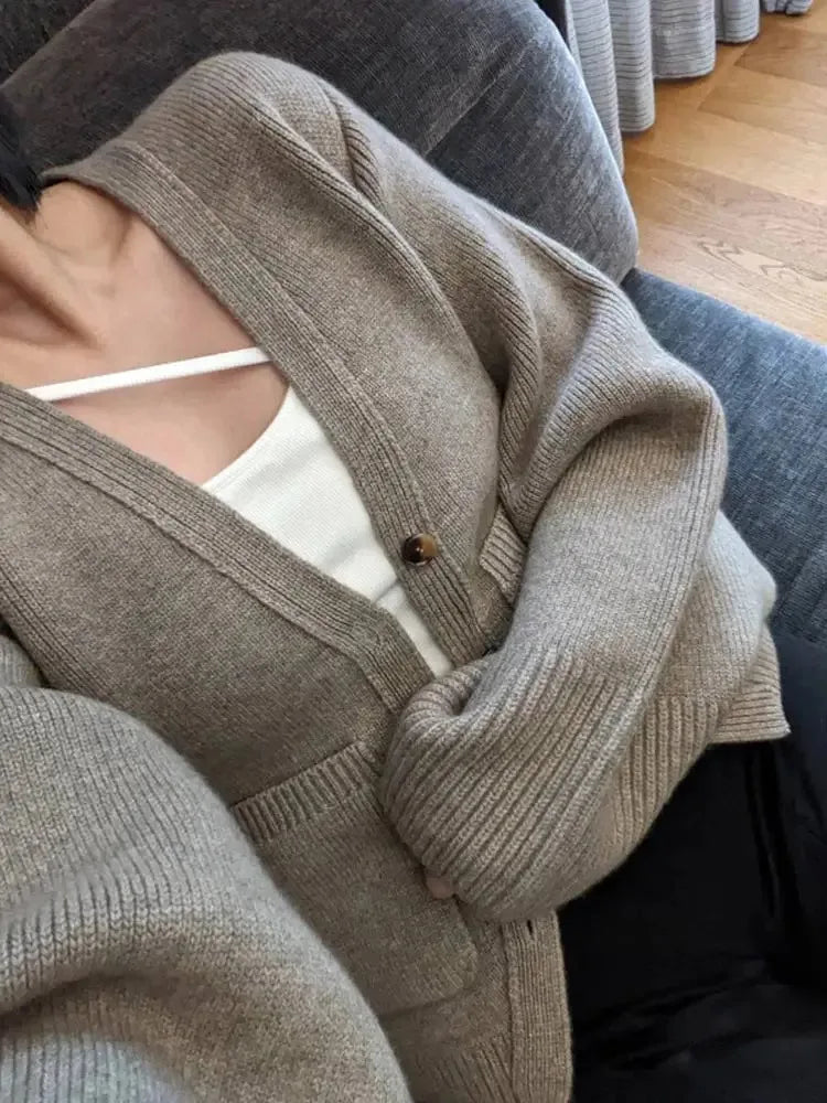 Barbara® | Women's cardigan with long sleeves and button placket