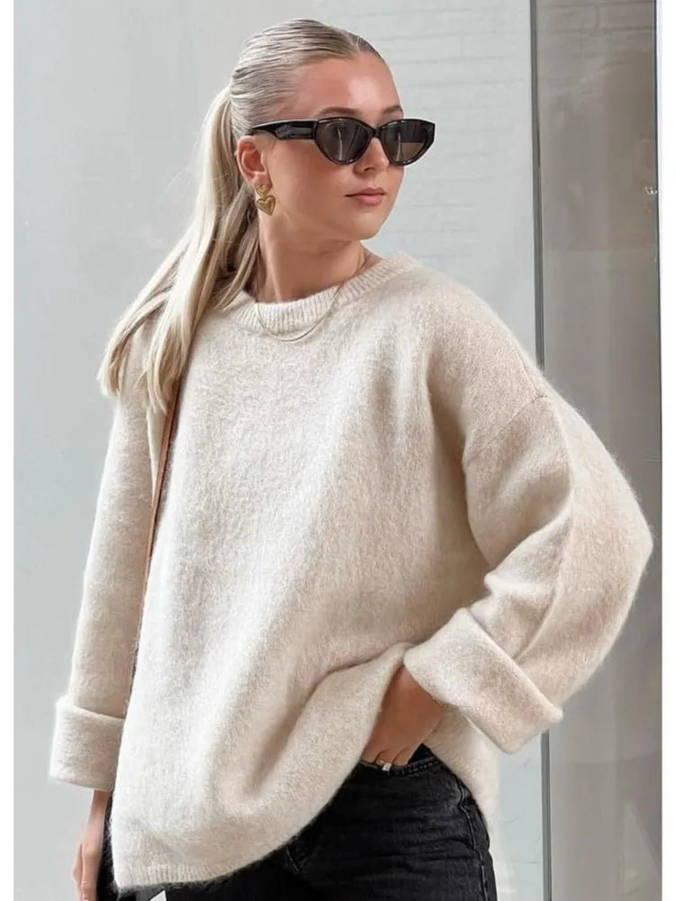 Amira® | Oversized knit sweater