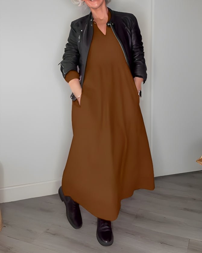 Dulce | Figure hugging maxi dress with V neck