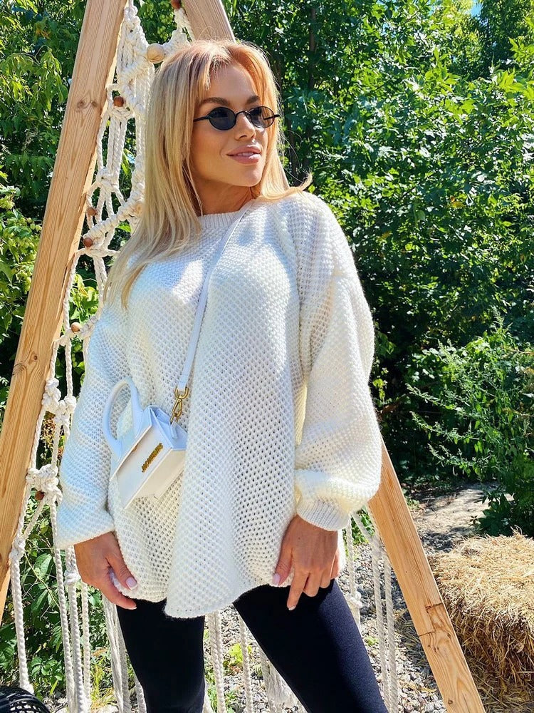 Women’s Knit Pullover – Oversized Fit – Wool – Crew Neck – Ribbed Trim