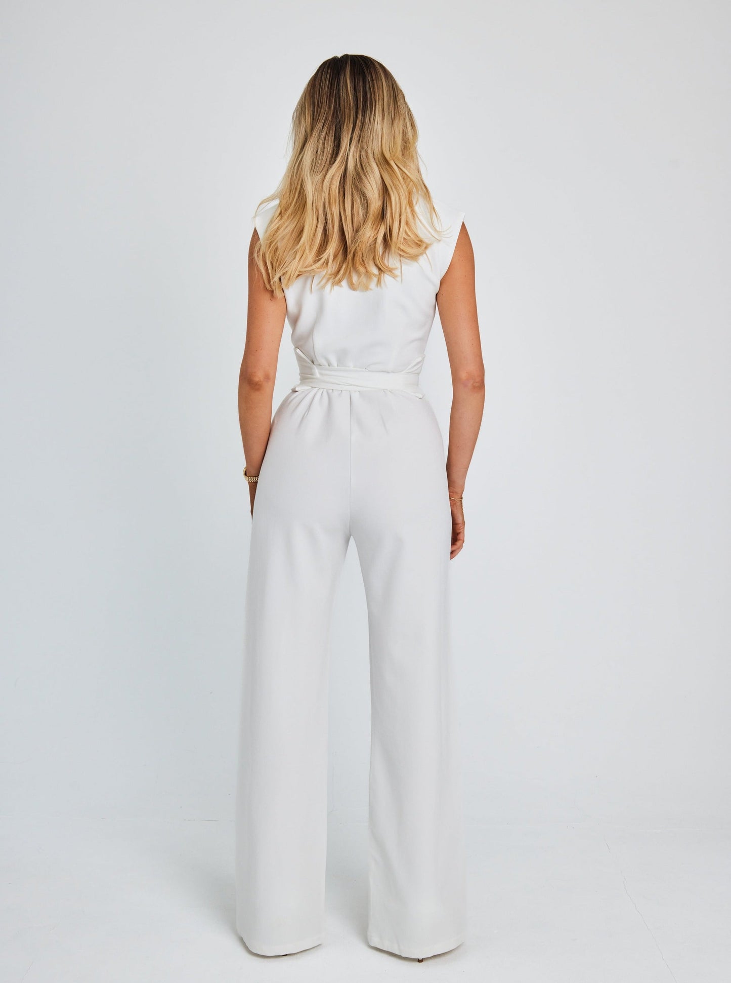 Amira® | Elegant sleeveless women's jumpsuit