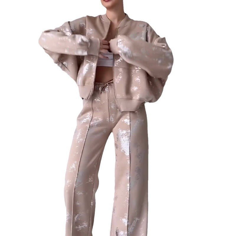 Alejandra® | Modern and warm suit