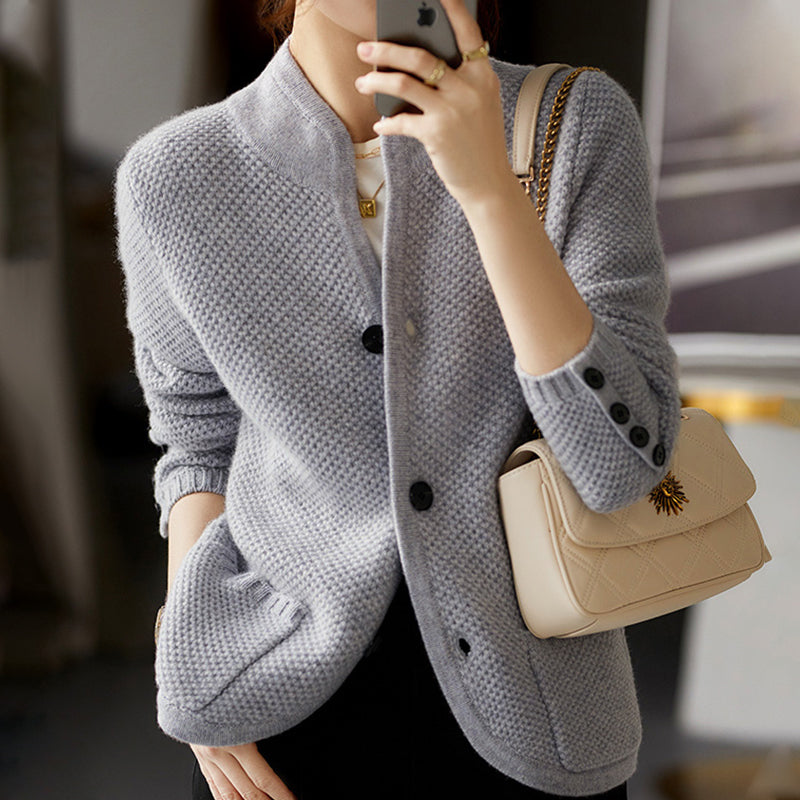 Delia® | Relaxed and timeless winter cardigan