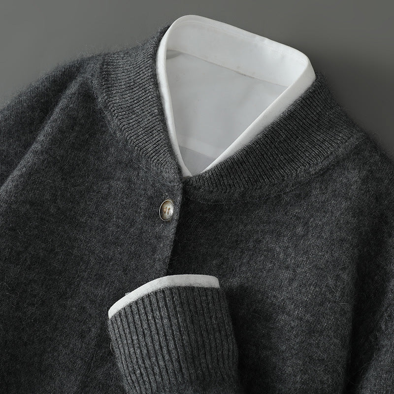 Carla | Soft cashmere sweater with classic beef neckline