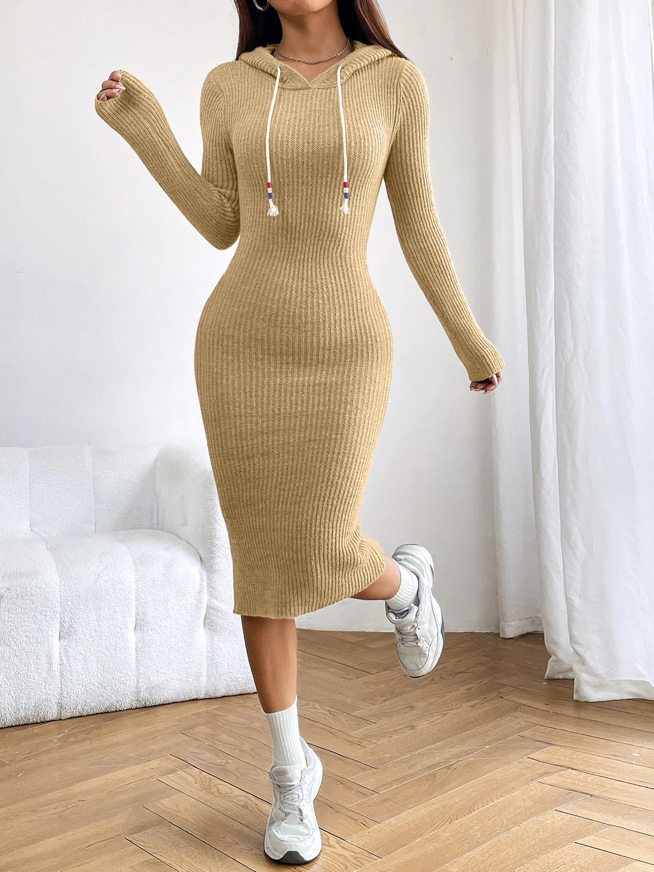 Eliana® | Comfortable dress with a hood