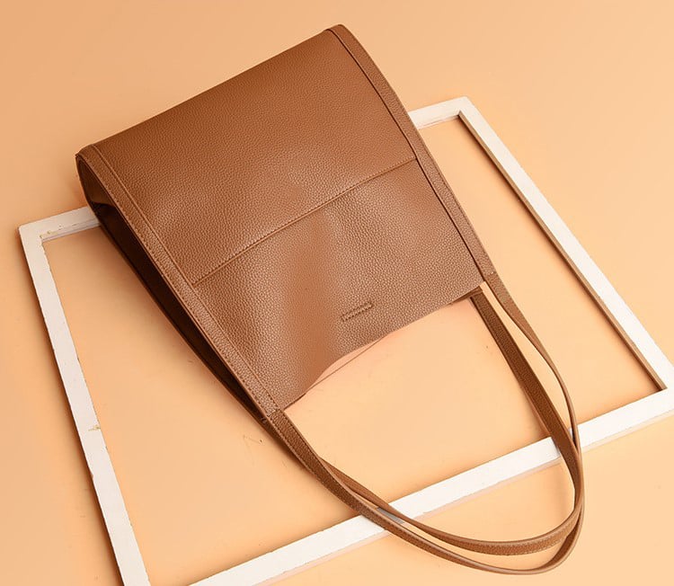 Elisa® | Elegant and spacious leather shoulder bag