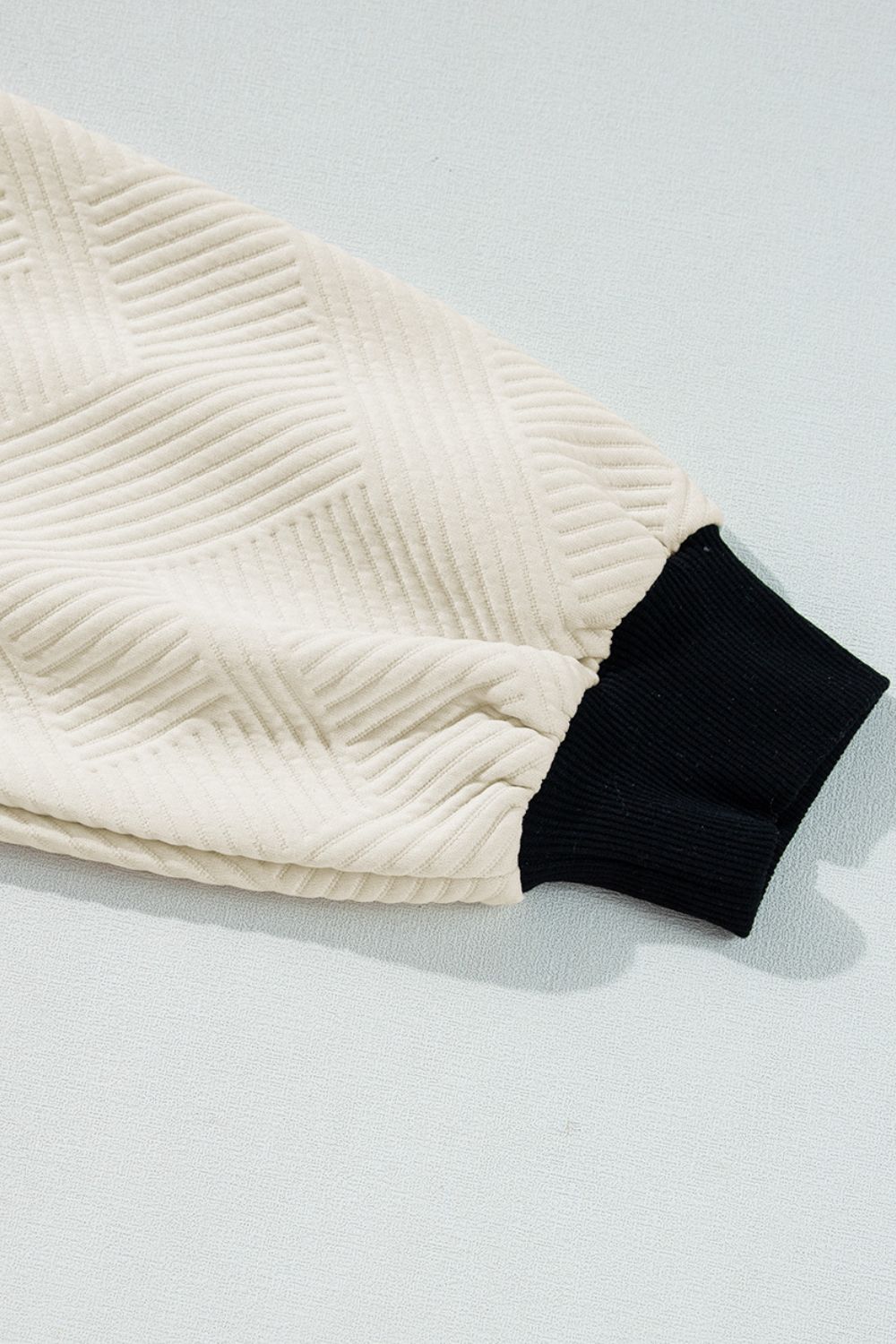 Azucena® | Long-sleeved sweatshirt with textured contrast