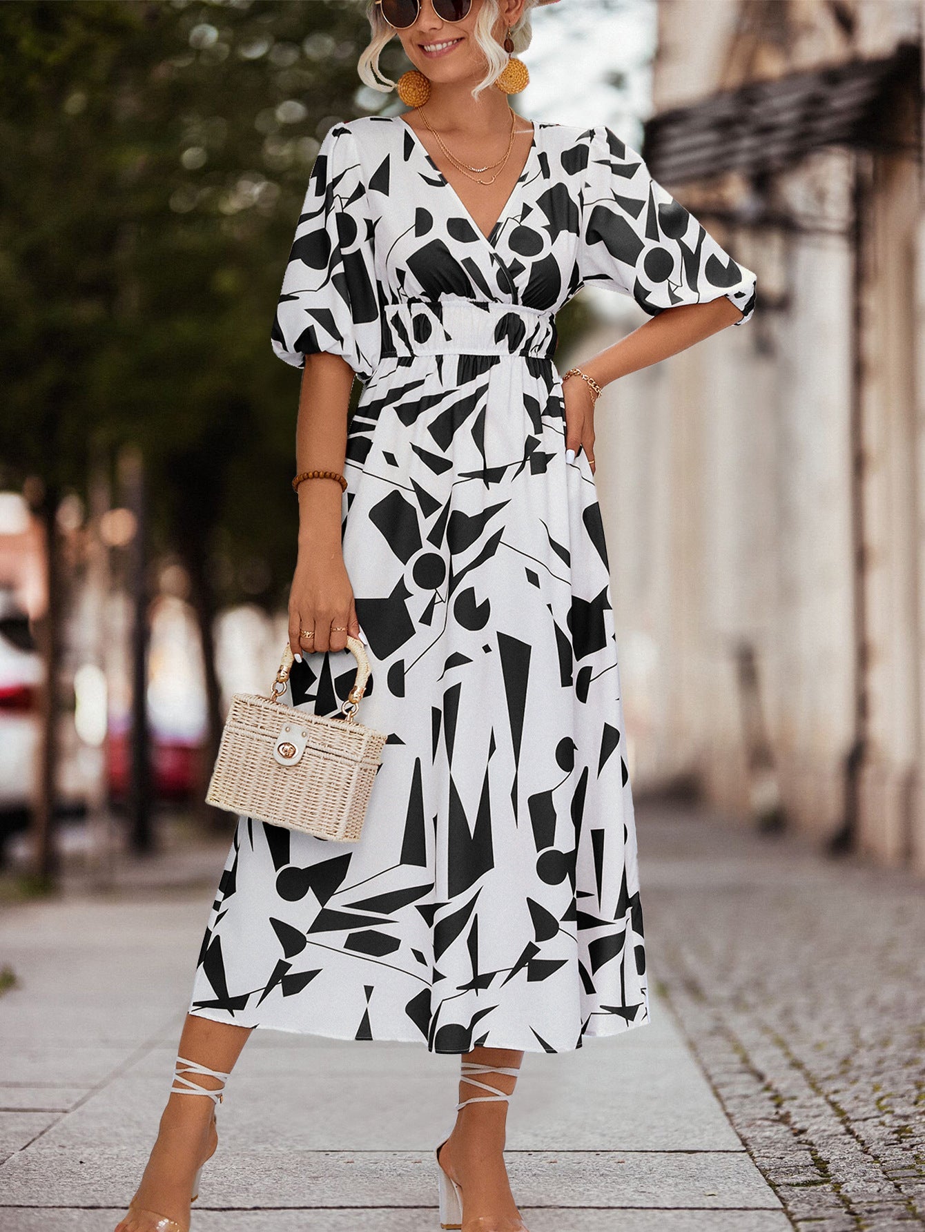Cinthia® | Dress with geometric print and V-neck
