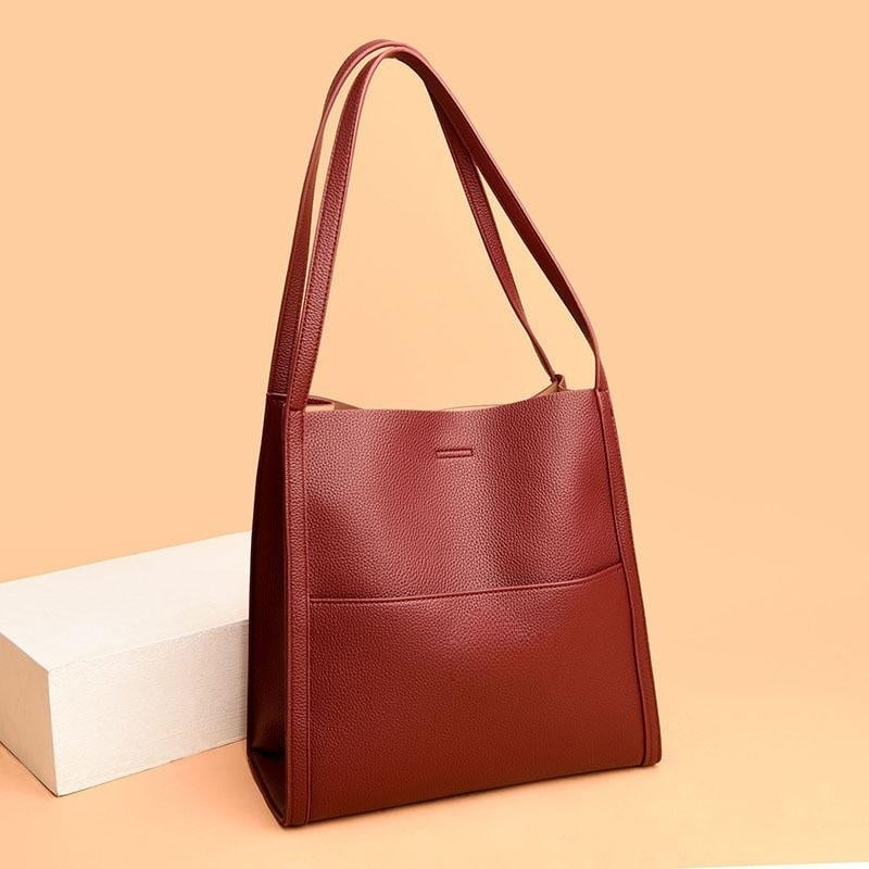 Elisa® | Elegant and spacious leather shoulder bag