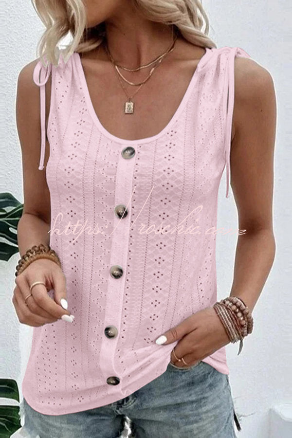 Cleo® | Sleeveless T-shirt with buttons and cut-out details
