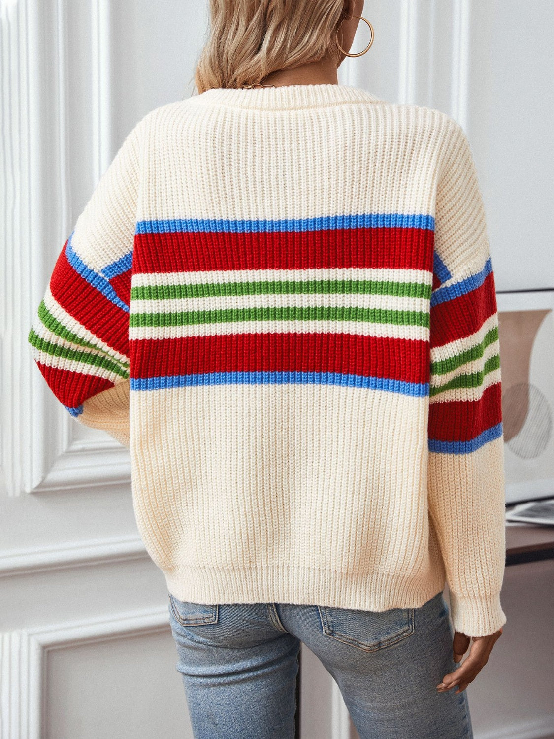 Brígida | Long-sleeved sweater with contrasting stripes and a crew neck