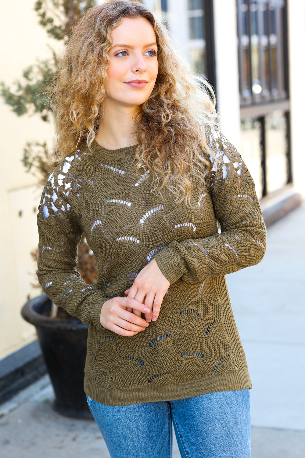 Apolonia | Casual, chic olive green knitted sweater with pointelle lace and shoulder neckline