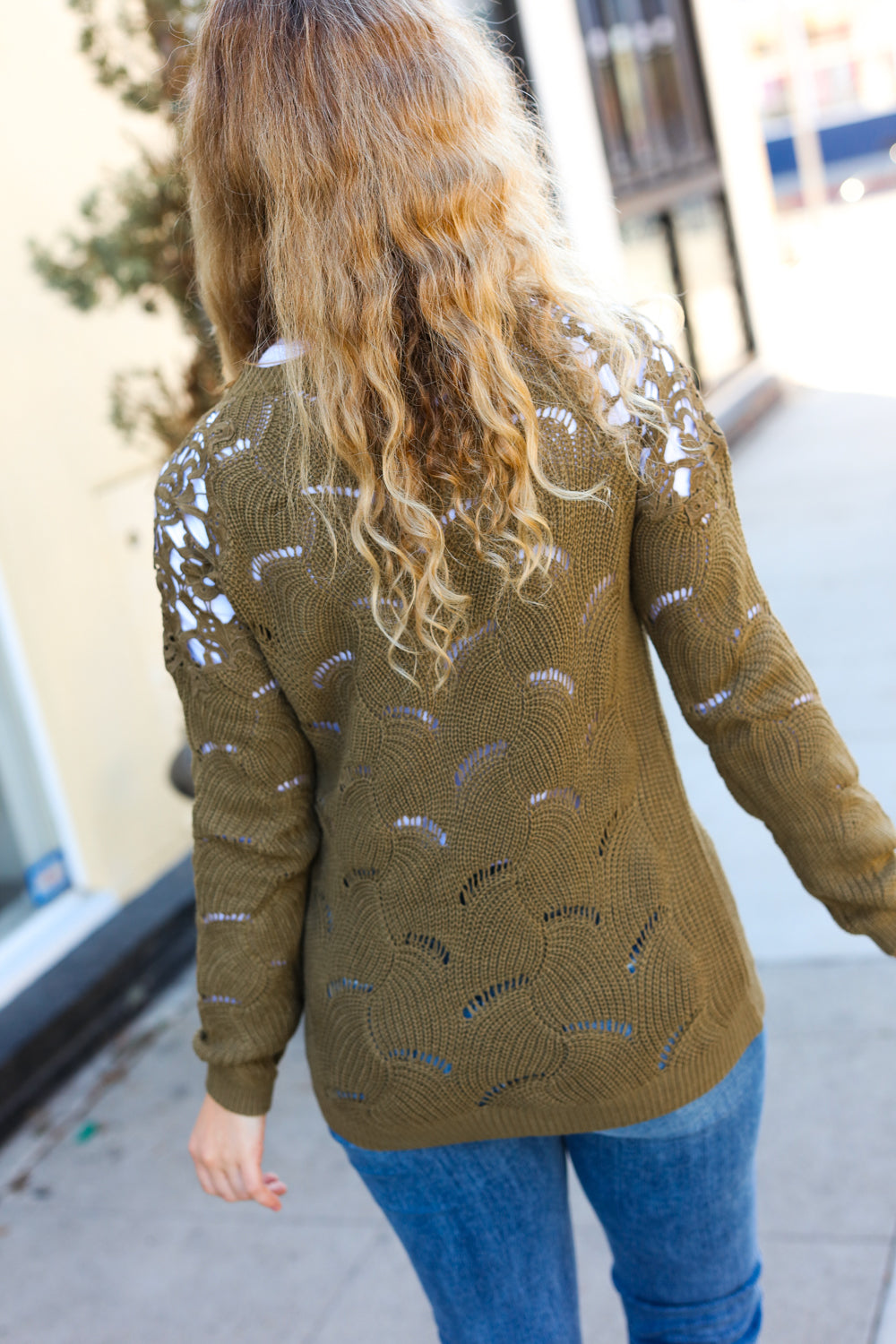 Apolonia | Casual, chic olive green knitted sweater with pointelle lace and shoulder neckline