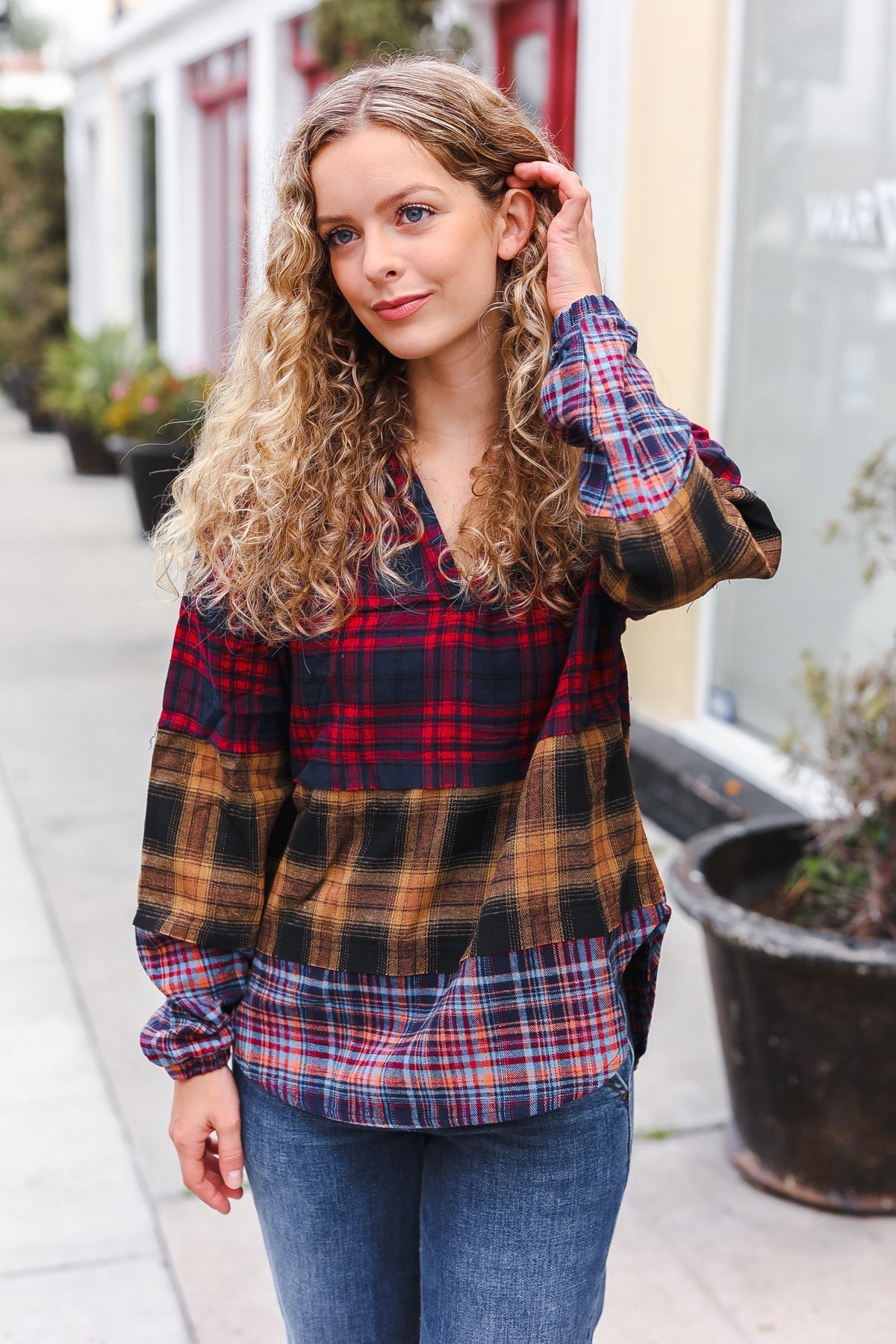 Brígida | Holiday-ready red and mustard check flannel hoodie with a notched neckline
