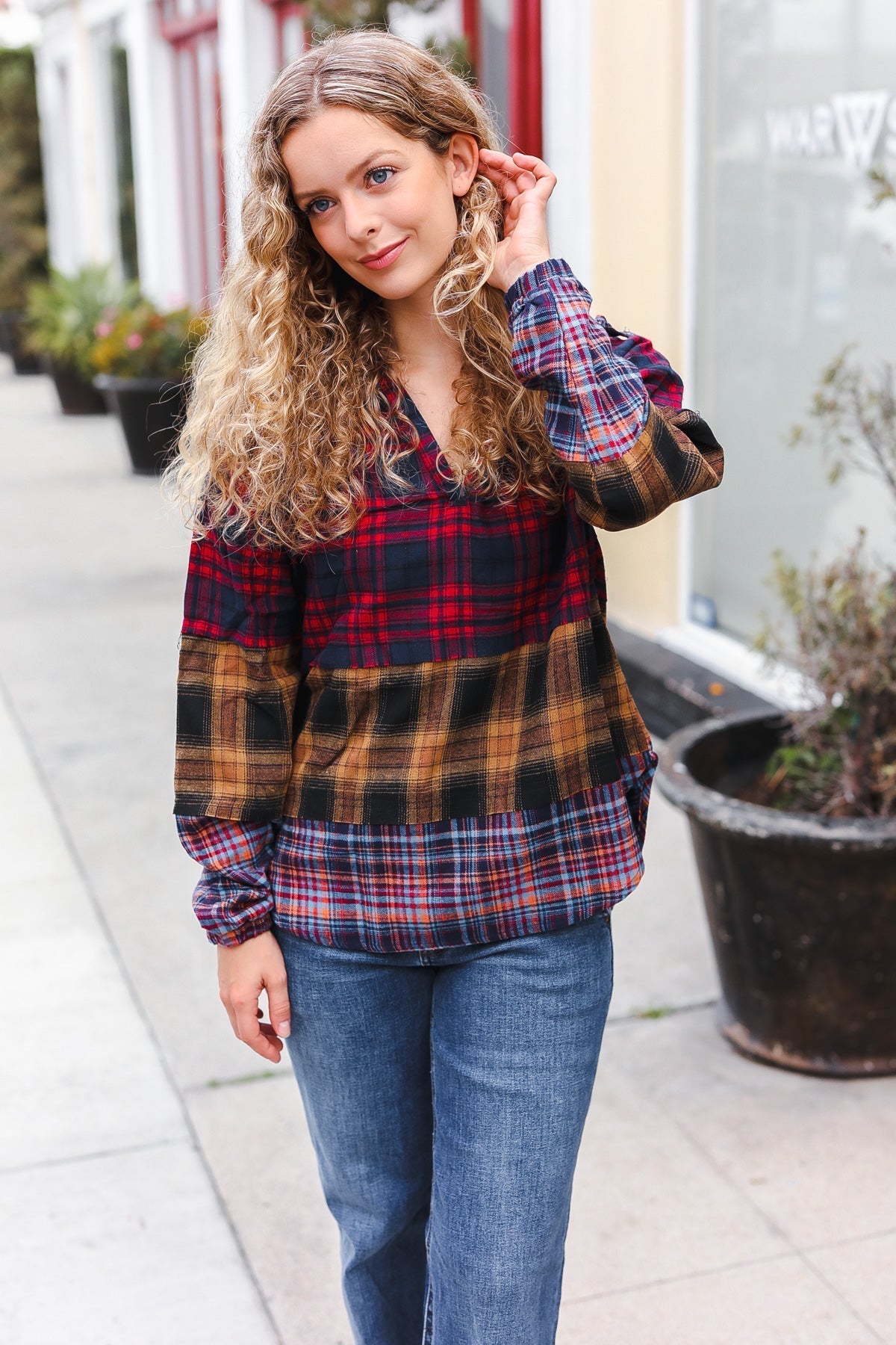 Brígida | Holiday-ready red and mustard check flannel hoodie with a notched neckline