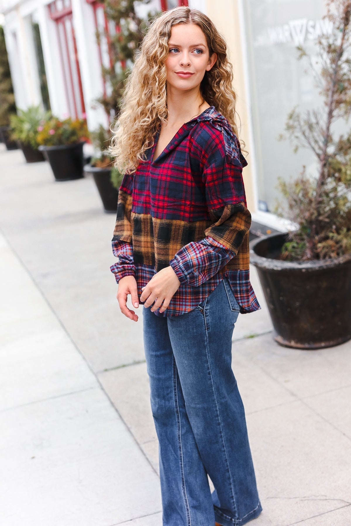 Brígida | Holiday-ready red and mustard check flannel hoodie with a notched neckline