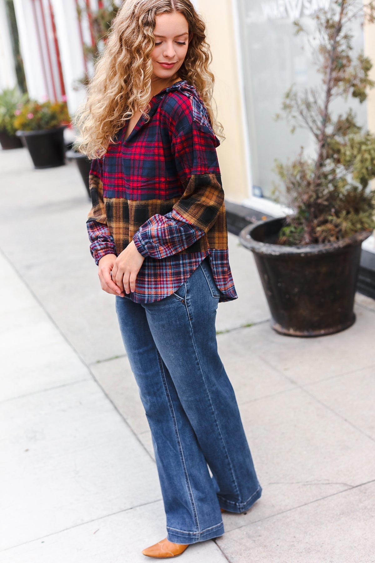 Brígida | Holiday-ready red and mustard check flannel hoodie with a notched neckline