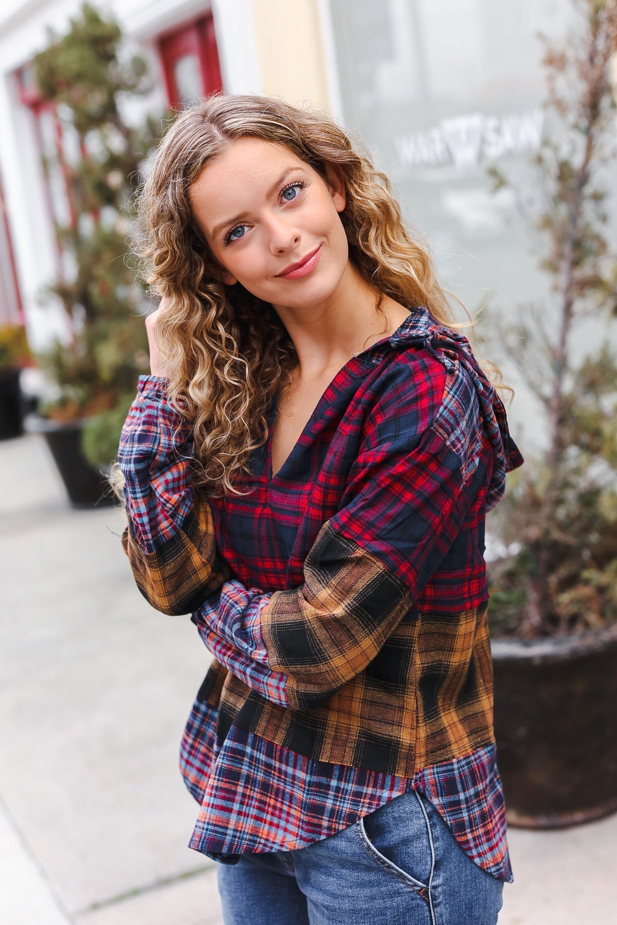 Brígida | Holiday-ready red and mustard check flannel hoodie with a notched neckline
