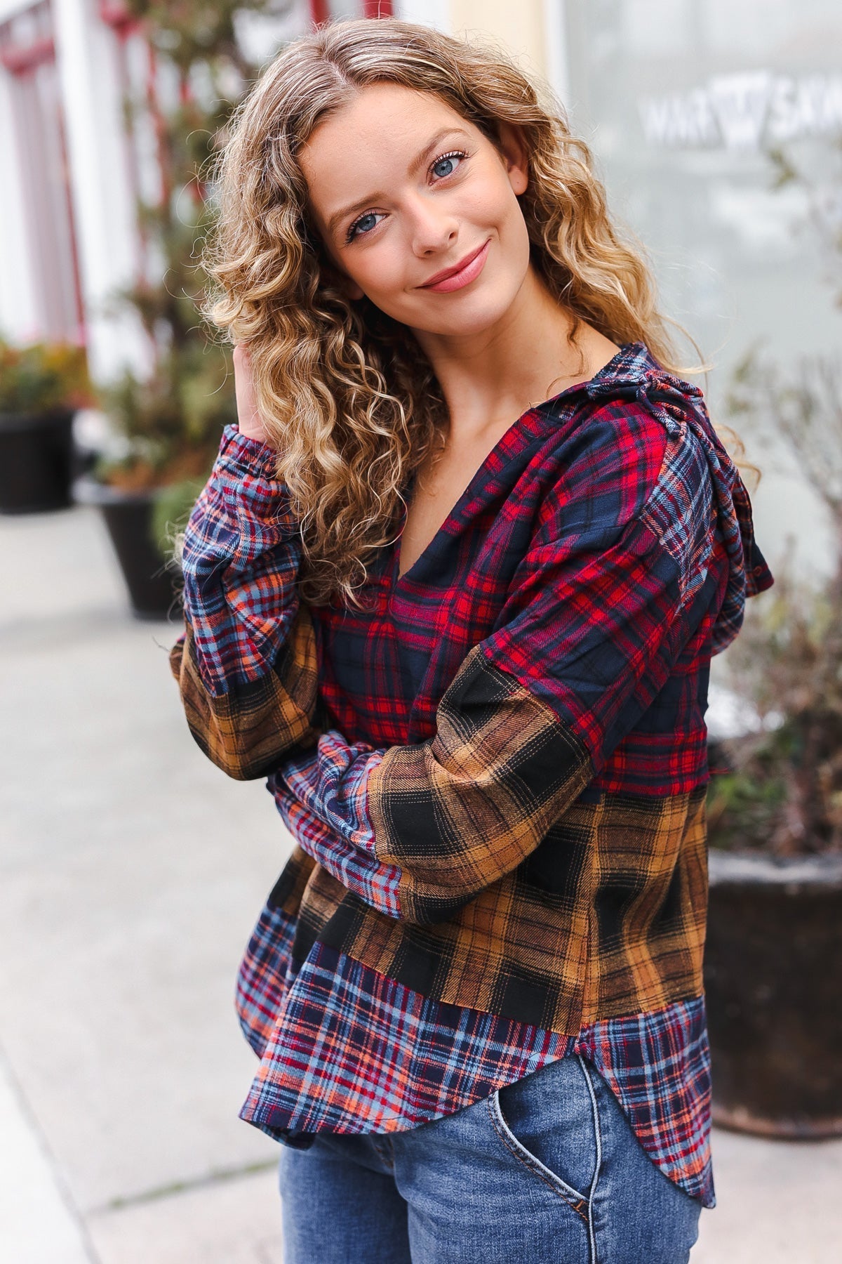 Brígida | Holiday-ready red and mustard check flannel hoodie with a notched neckline