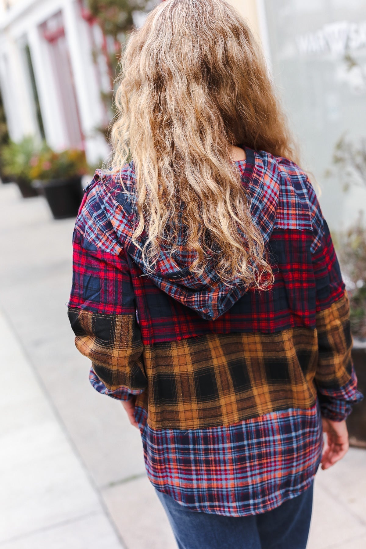 Brígida | Holiday-ready red and mustard check flannel hoodie with a notched neckline