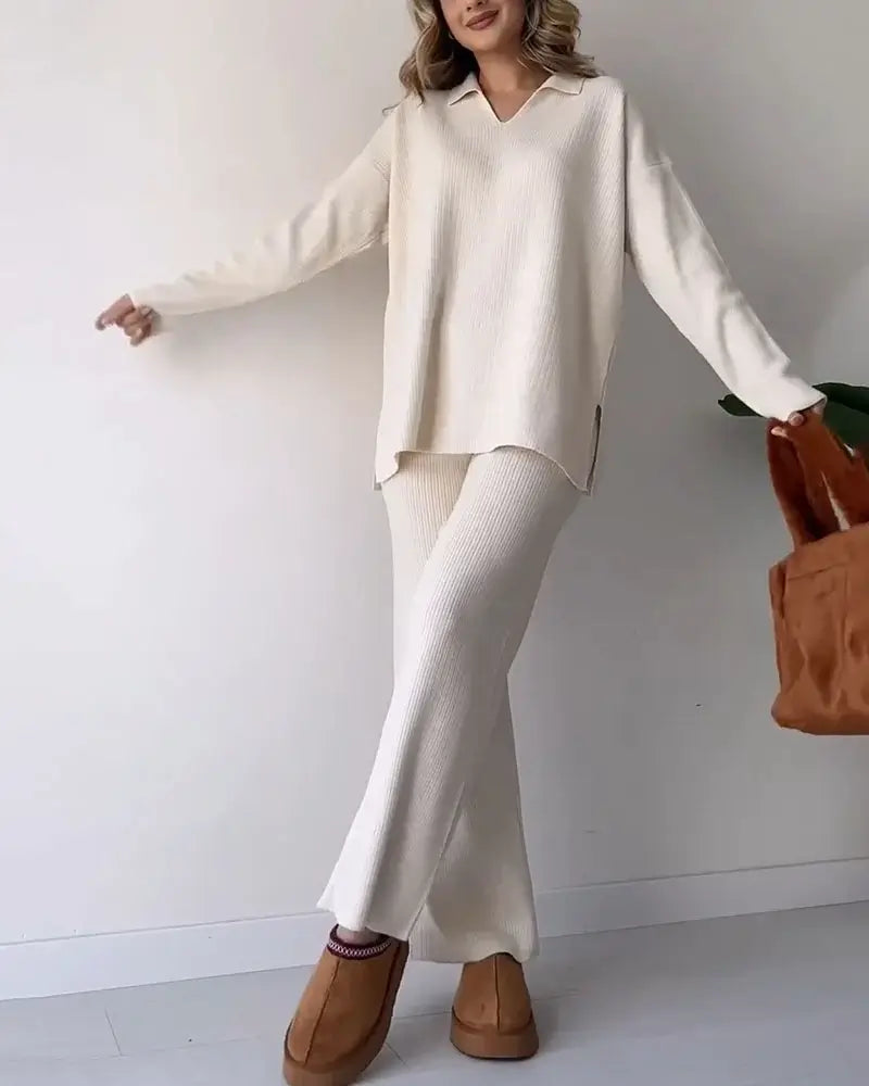 Aranza® | Elegant two-piece knitted set for women with a V-neck