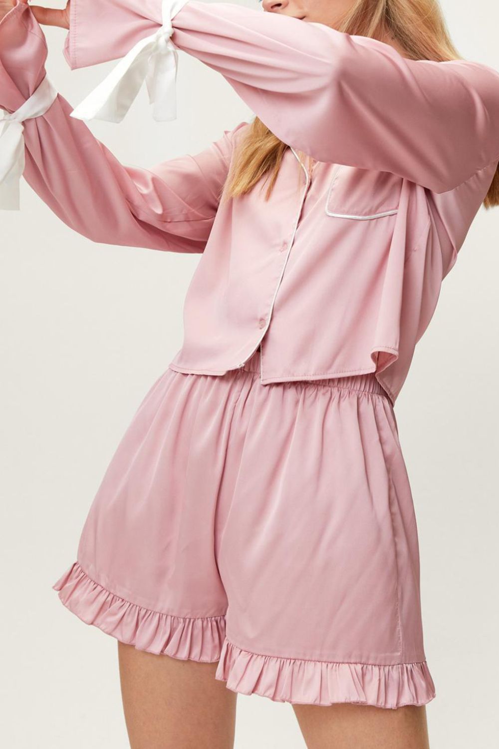 Cora® | Basic lounge set from bae lounge set with tied cuffs, collar collar and ruffle shorts