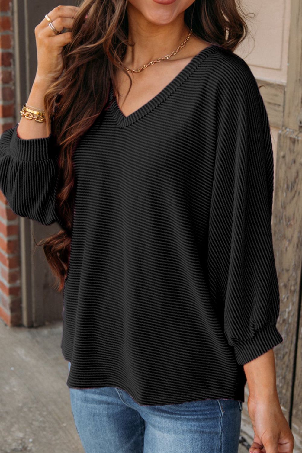 Elisa® | Structured, long-sleeved V-neck top