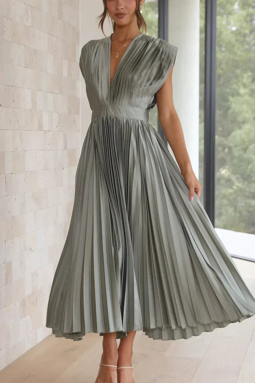 Cristina® | Dress Pleated V-neck midi dress