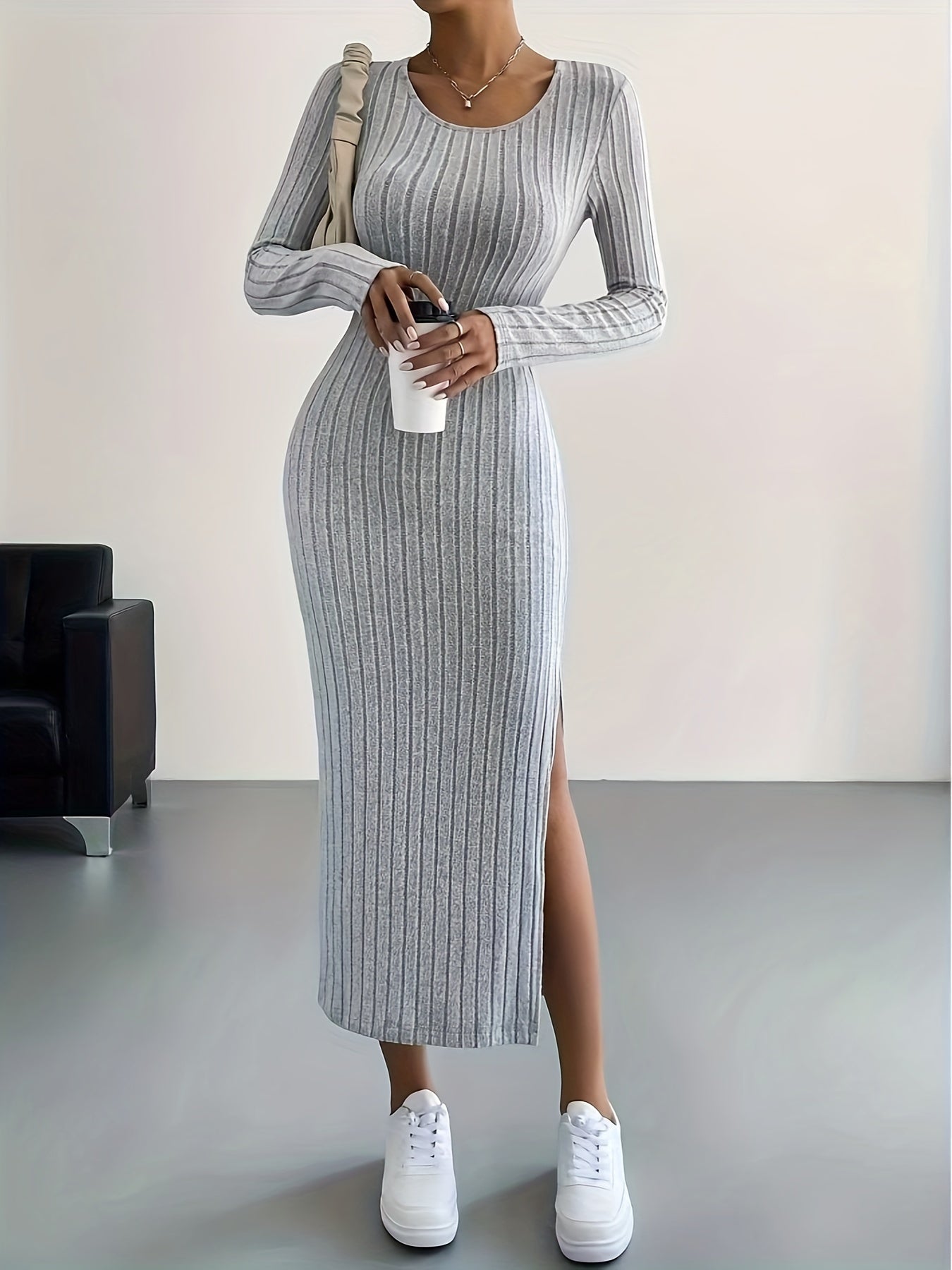 Amelia® | Elegant rib-knit midi dress with a high slit