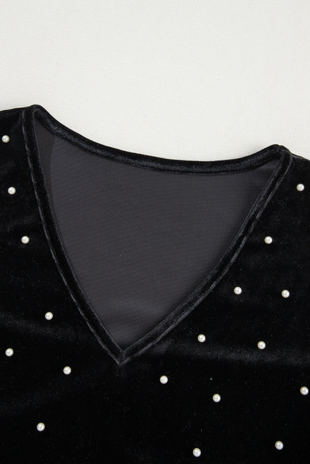 Cristina® | Long-sleeved velvet bodysuit with V-neck and pearl detail