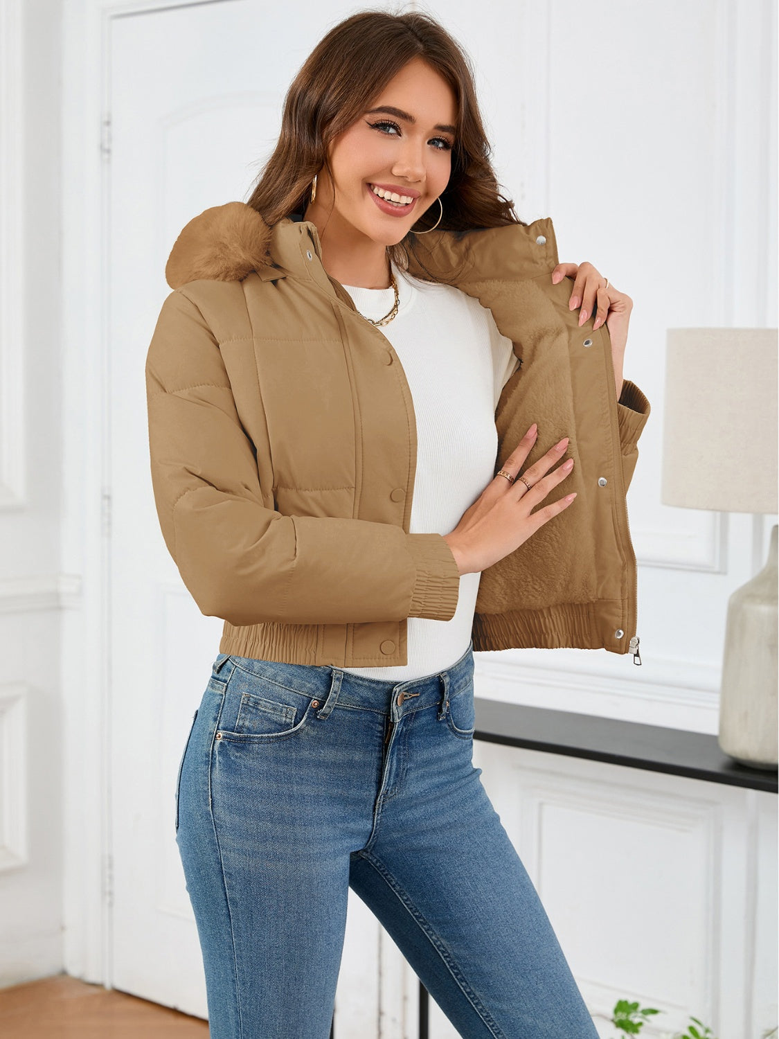 Eleonora® | Long-sleeved, cropped winter coat with hood and pockets