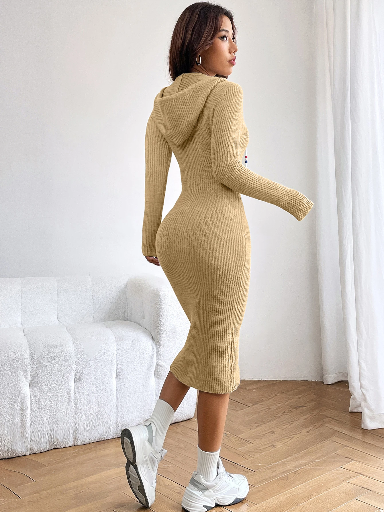 Eliana® | Comfortable dress with a hood