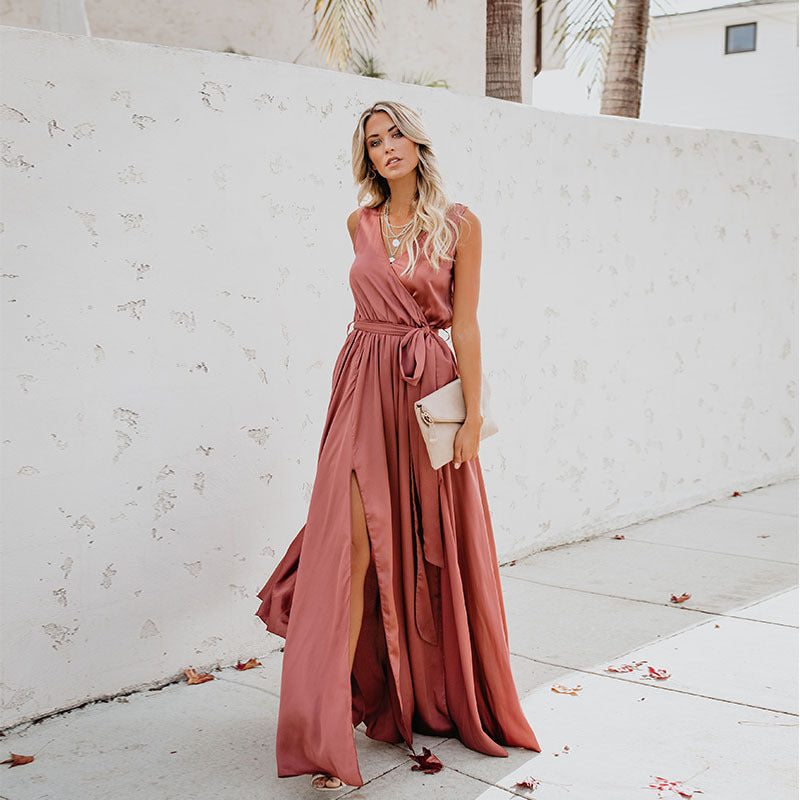 Cristina® | Exquisite sleeveless fashion long dress with neckline