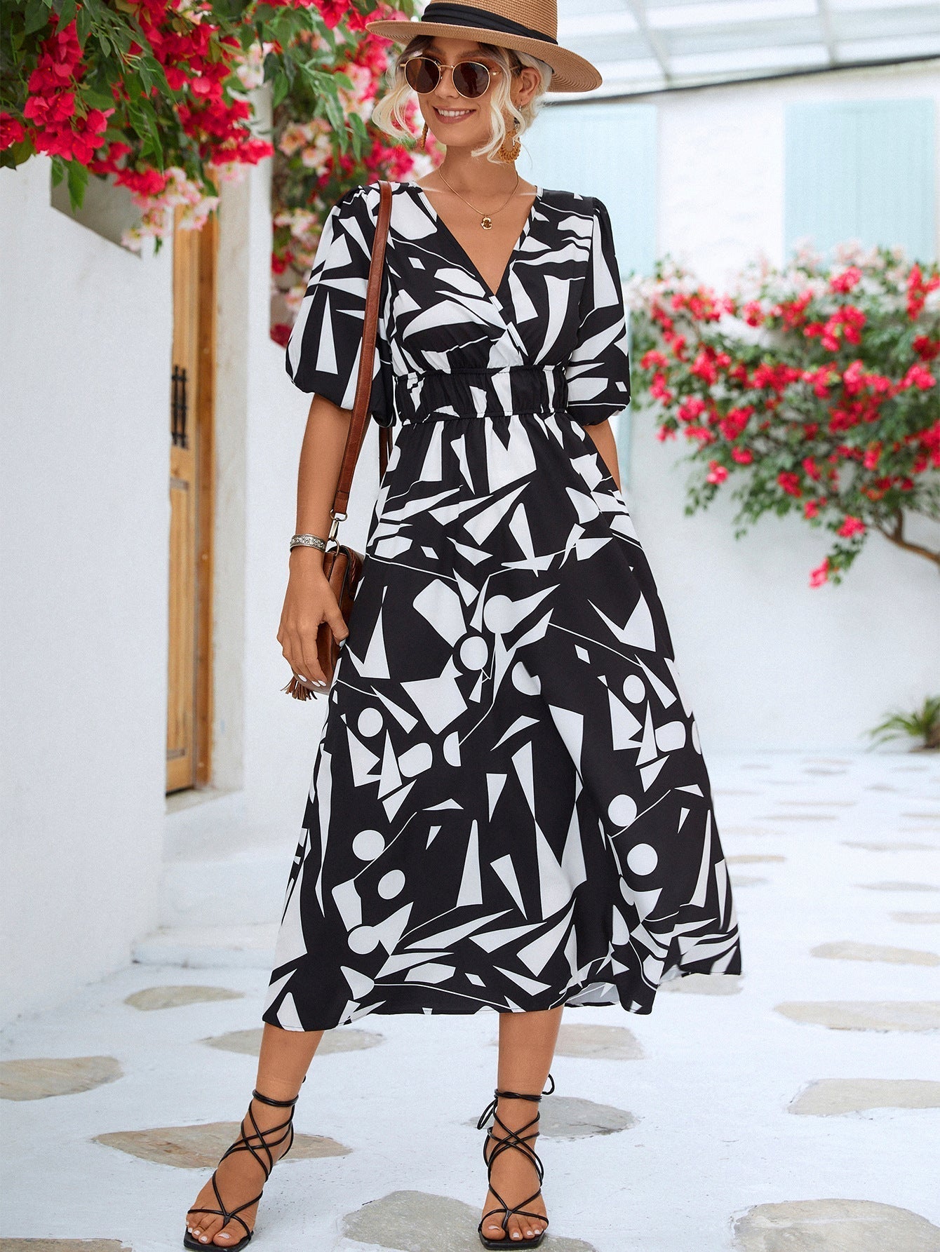 Cinthia® | Dress with geometric print and V-neck